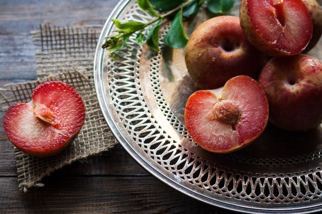 Plum. (Pexels)